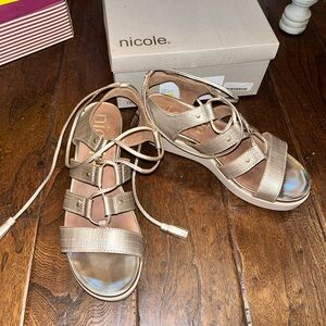 Nicole Shoes | Metallic Gold | Strappy Platform Sandals | Sz 8